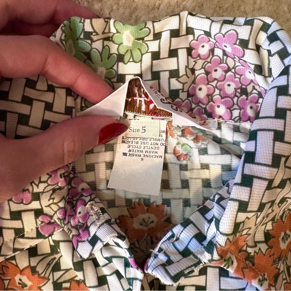 Floral 70s Dagger Collared Top - Picture 6 of 6